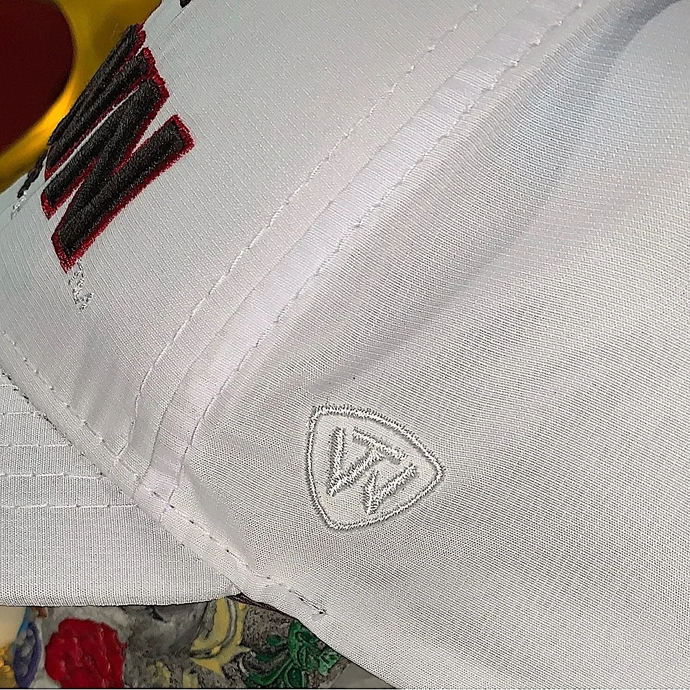 Brown University Bears 
Snap Back Cap White;
New No Tags - Picture 4 of 6